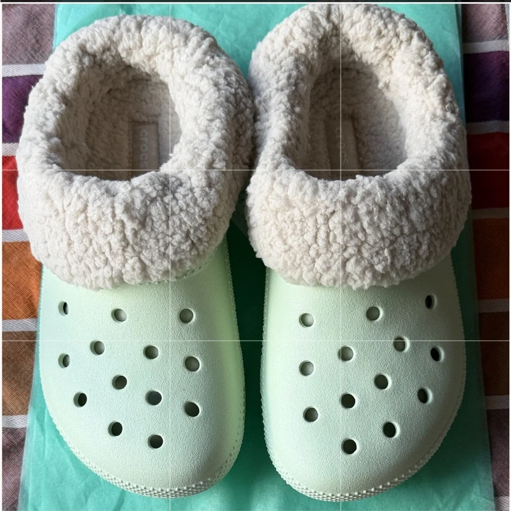 🛌 CROCS LINED CLOGS 🛌 NWT 🛌 - Picture 4 of 16